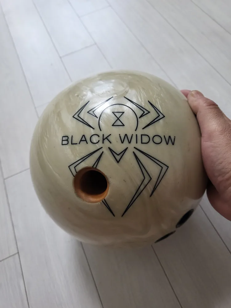 (중고)볼링공 햄머 블랙 위도우 고스트 펄 15파운드 소프트 훅볼