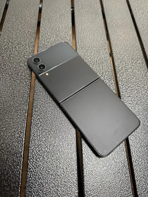 갤럭시z플립4 s급