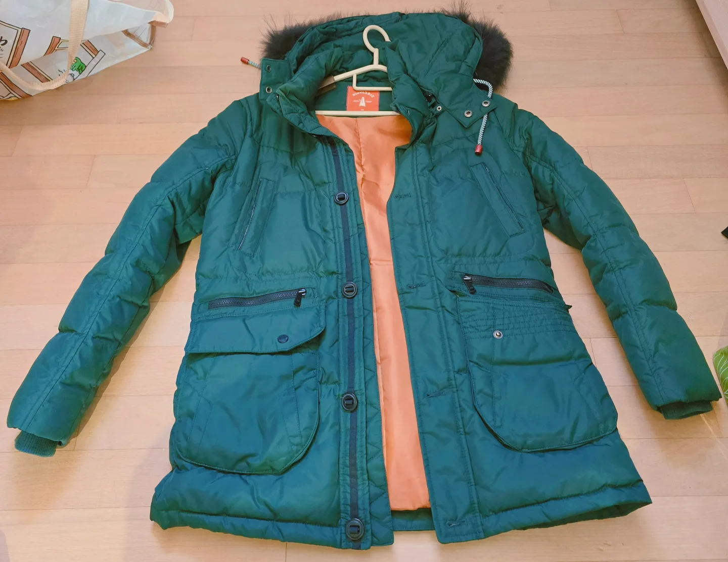 누오보 마인드브릿지 패딩 100(중고)