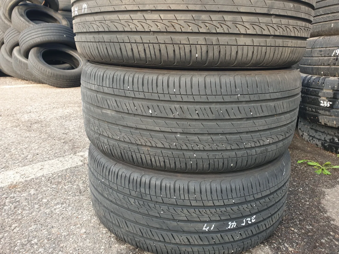 오페라 골드 225/45 ZR17 94W 중고타이어 3개