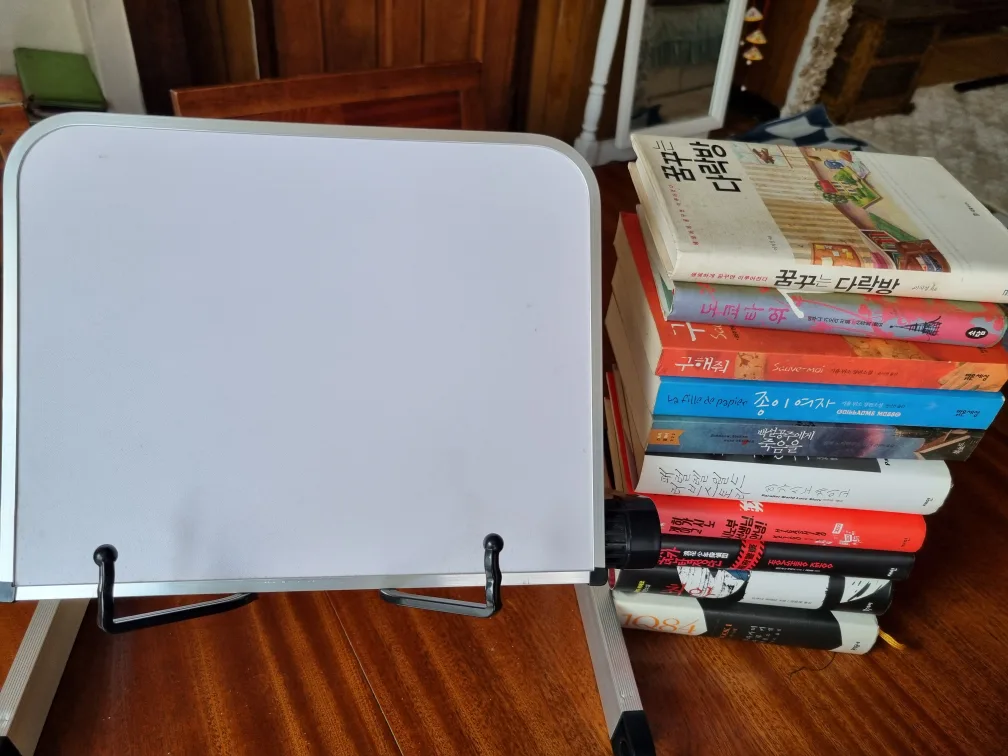책거치대,중고책10권( 새거 같이 깨끗합니다)