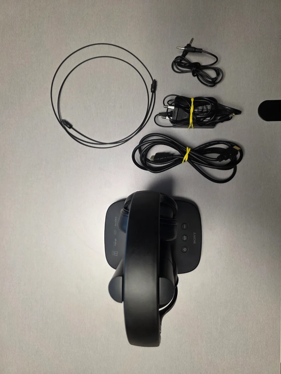 소니 무선 헤드폰 WH-L600 중고 판매합니다.