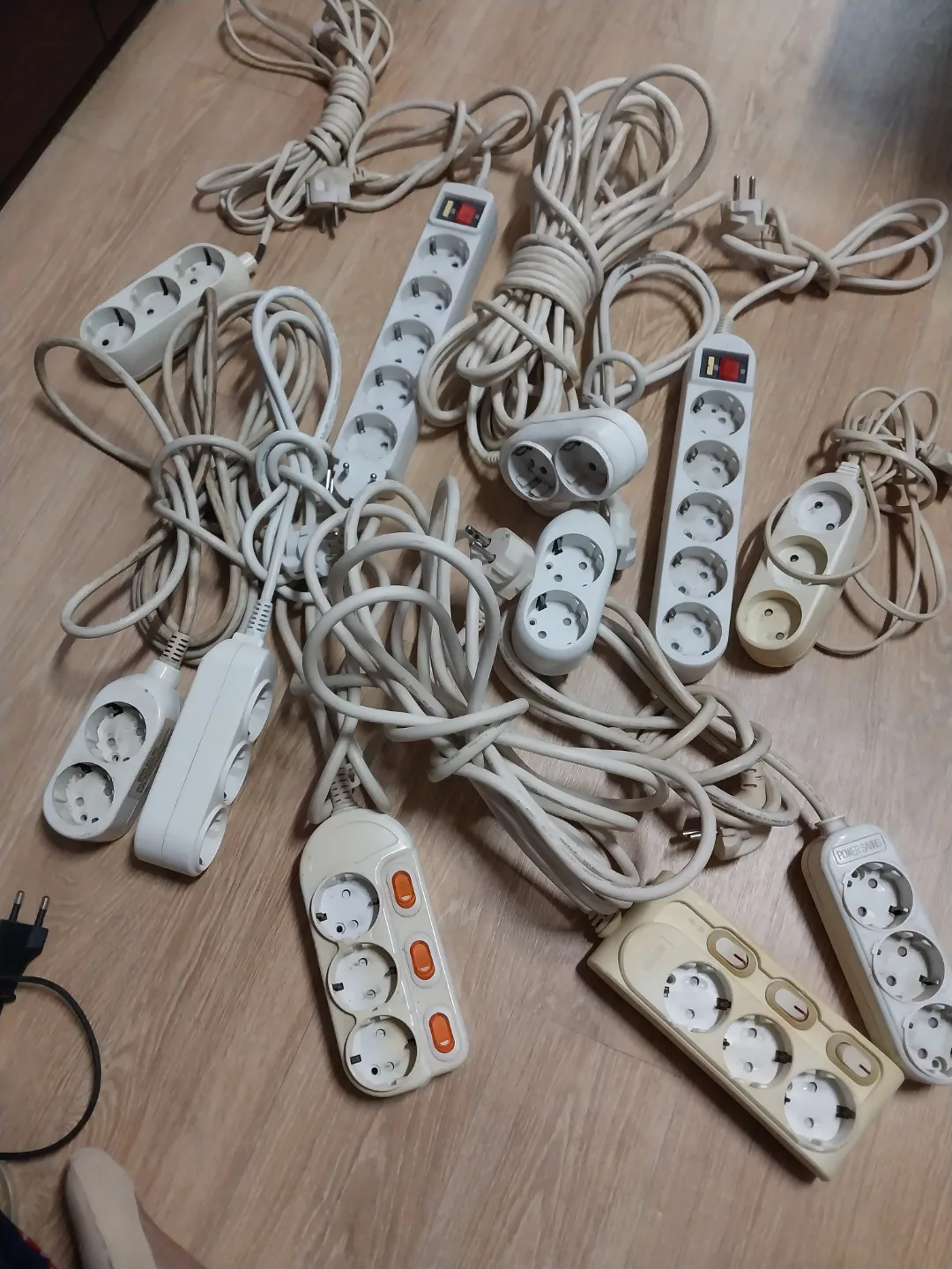 전기 코드선 11개