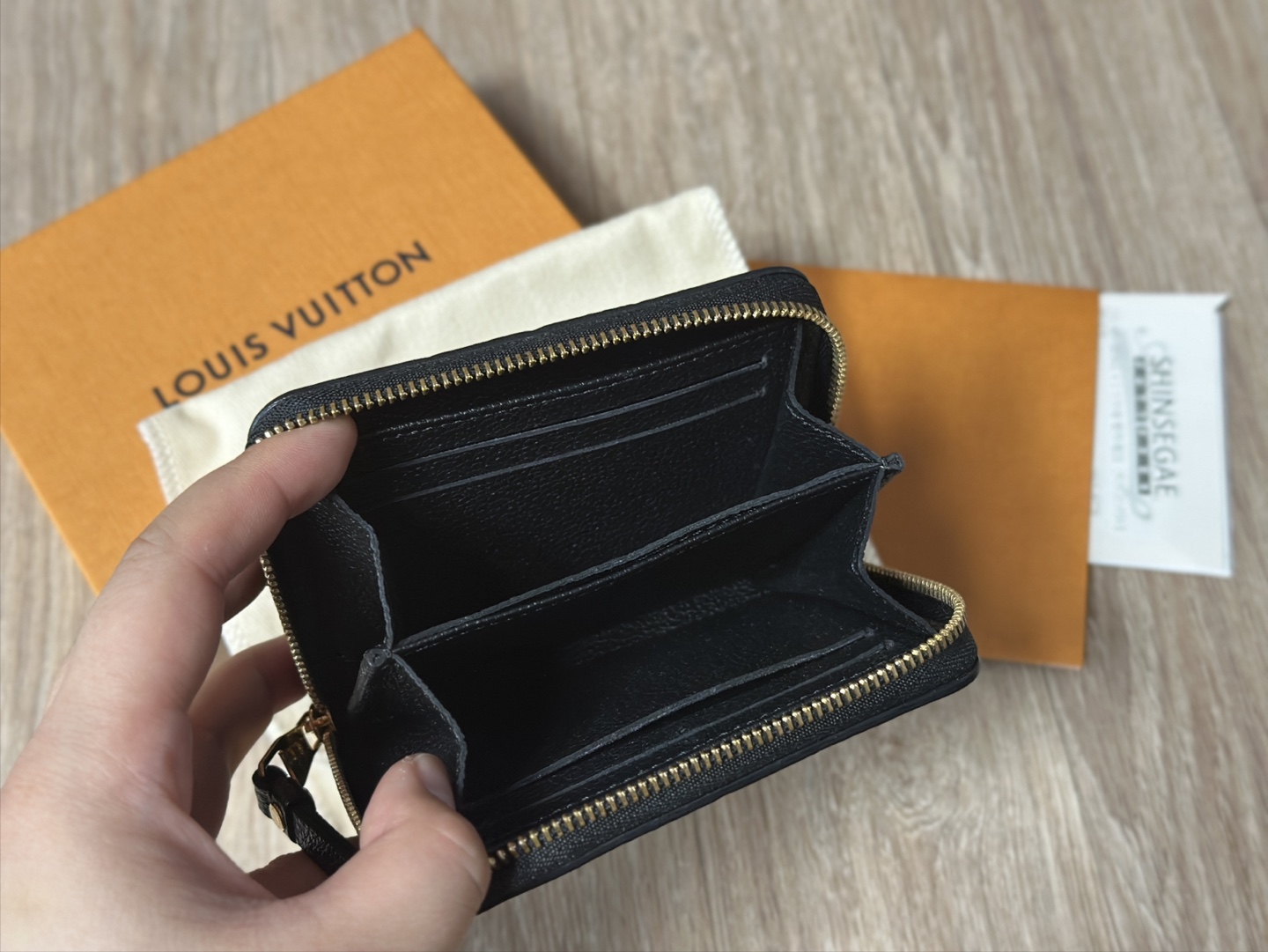 루이비통 지퍼 코인퍼스 블랙