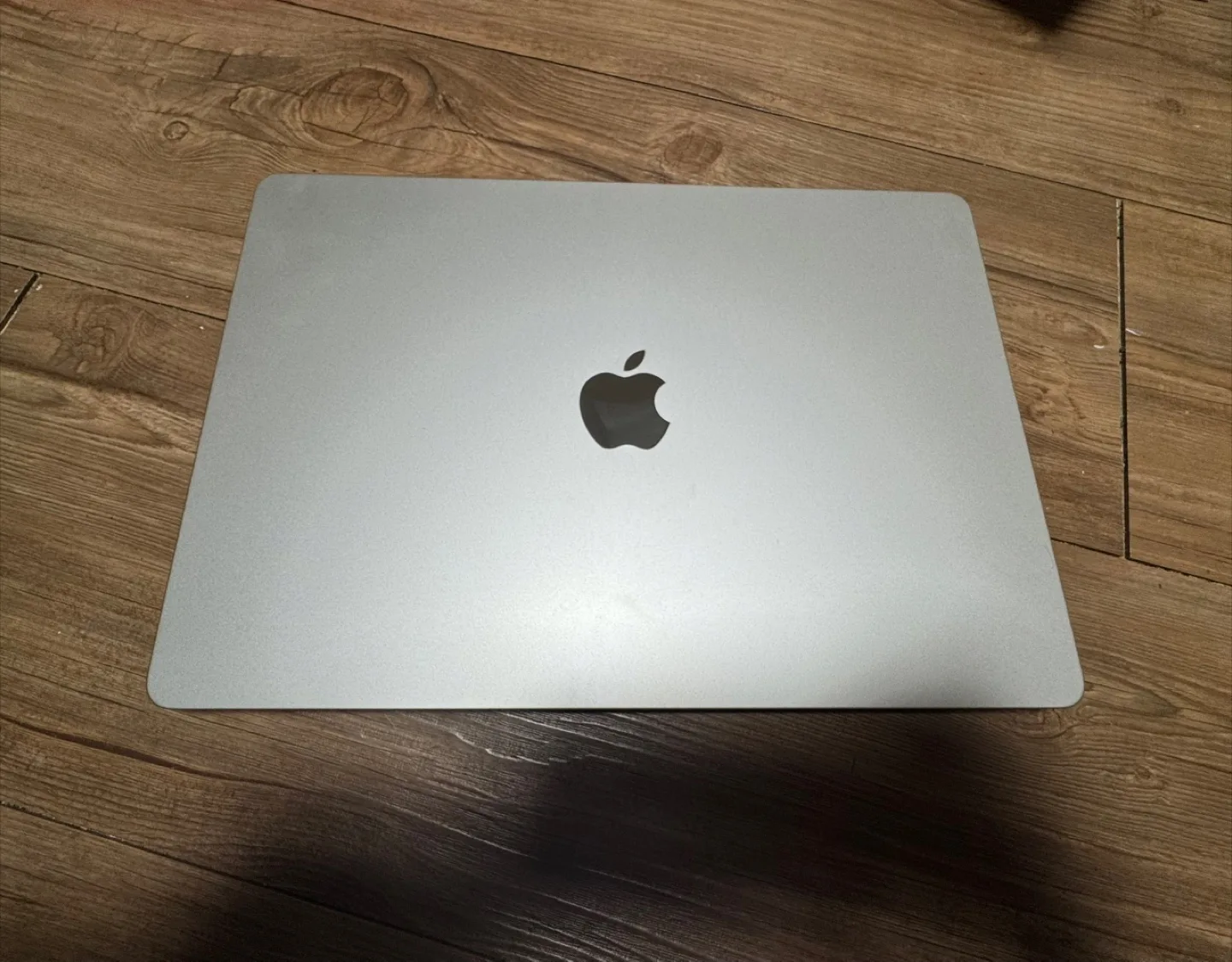 (부산) 맥북 에어 15 M3 256gb SSD, 8gb ram 그레이 A급 중고 판매합니다