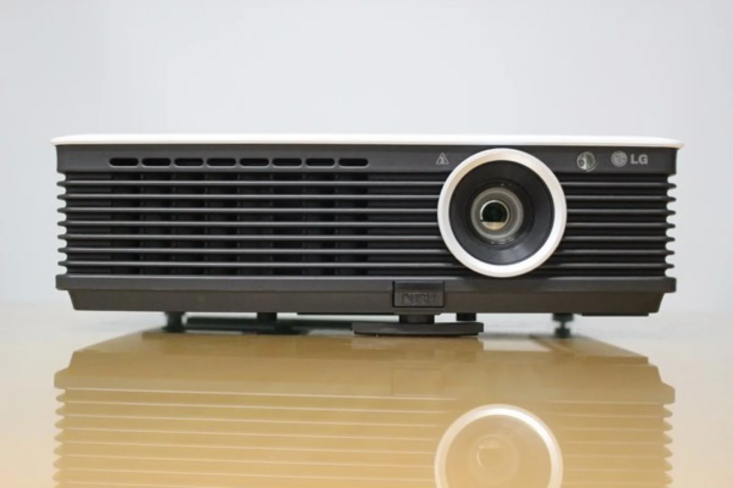 LG  3000안시  DLP 중고빔프로젝터