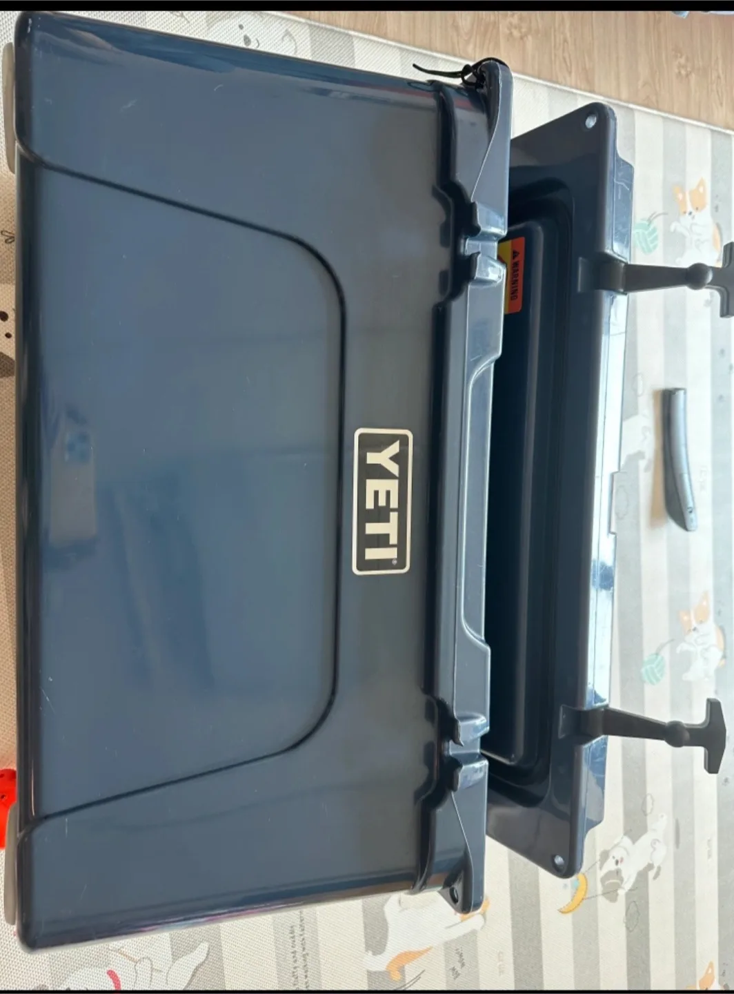 예티 아이스박스 툰드르 45L 네이비 판매합니다!