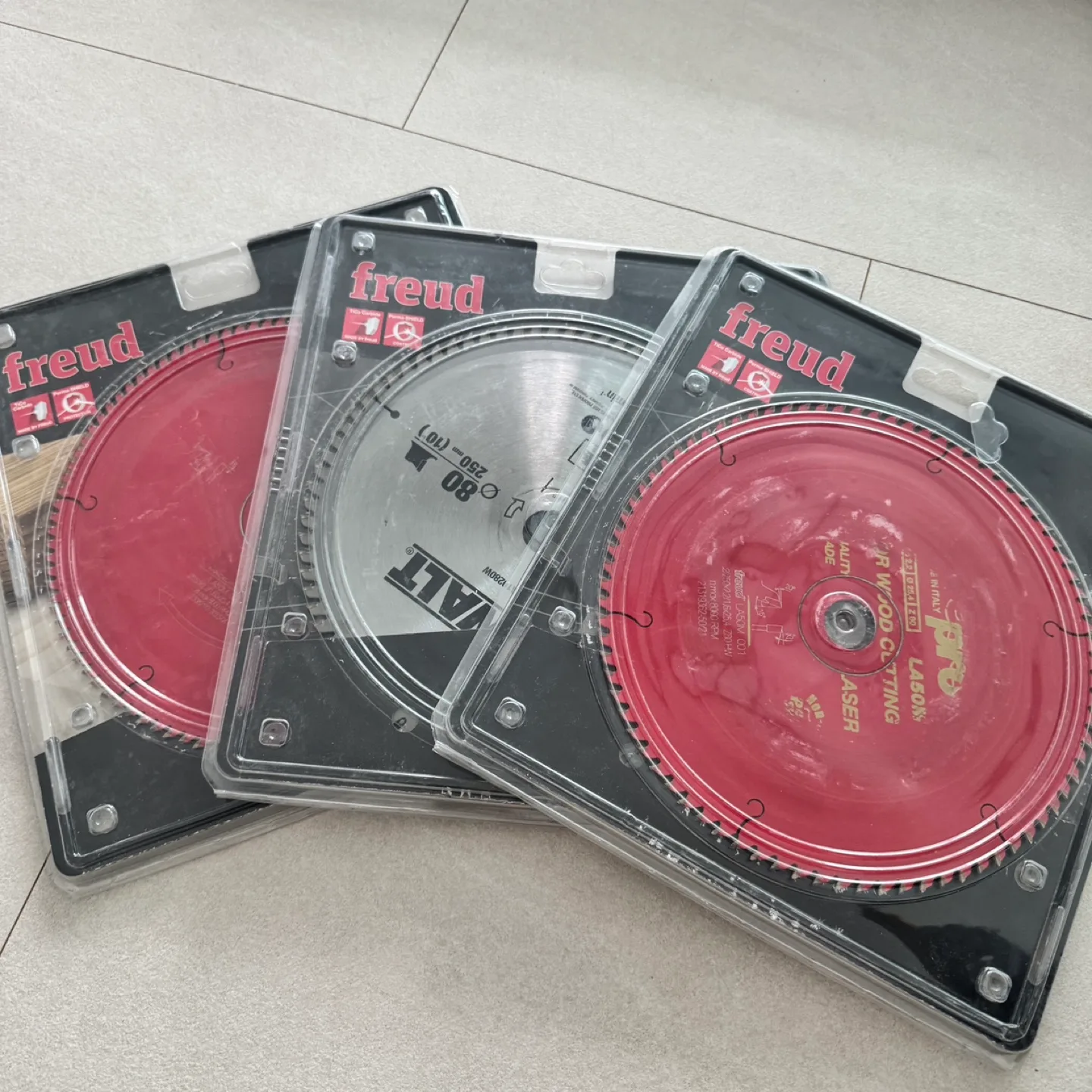 프레우드 + 디월트 목재용 10인치 원형톱날 3개 중고입니다