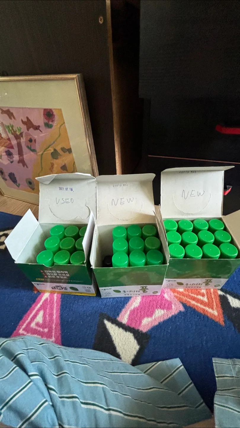 새상품 딱풀 21개, 중고 딱풀 9개