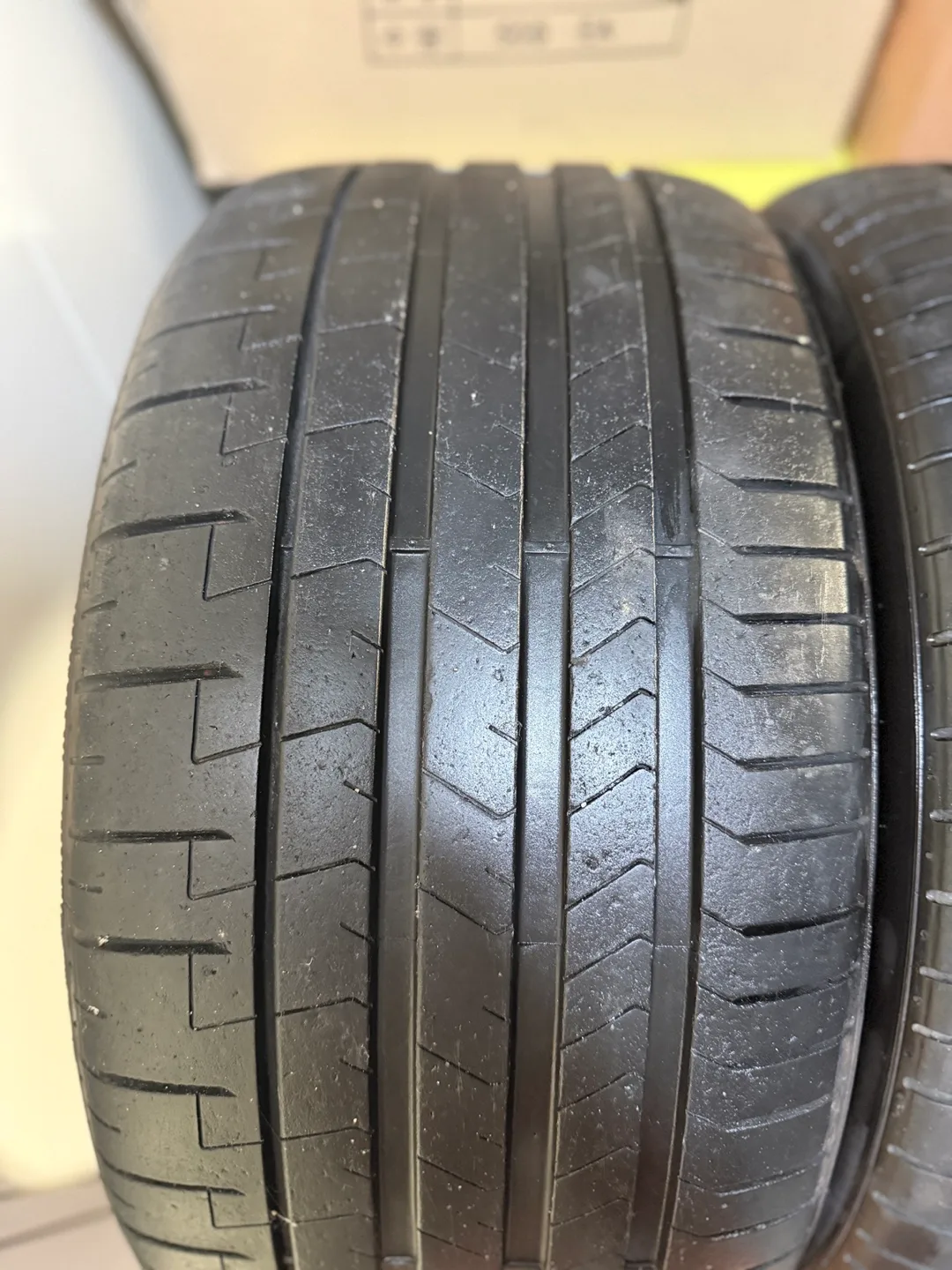 275/35 ZR19 중고 타이어