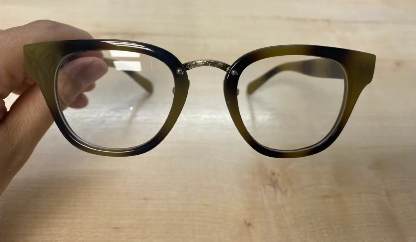 유니크한 카키색 뿔테 안경(미착용, 새상품)