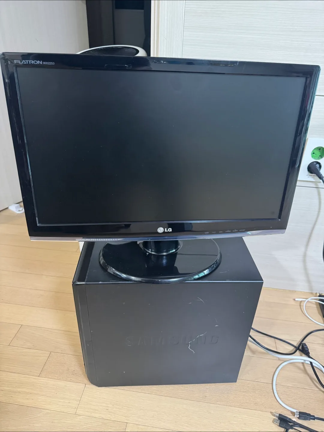 모니터+데스크탑