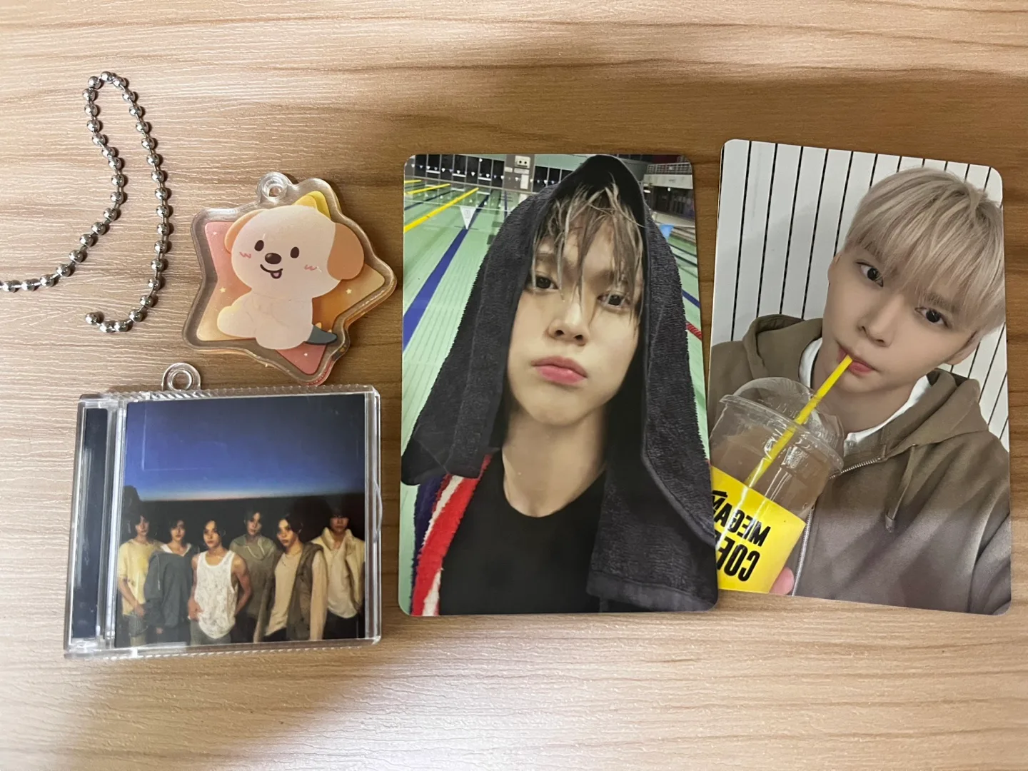 메가커피 라이즈 앤톤키링 은석포카