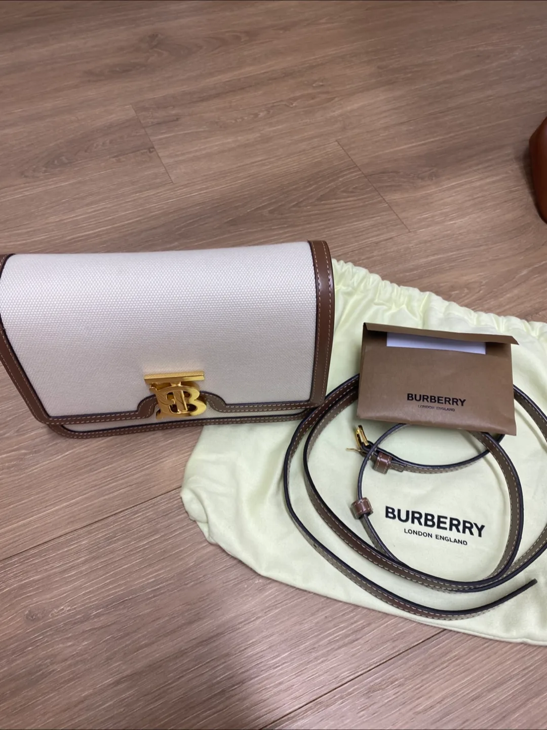 버버리 브라운 크로스백