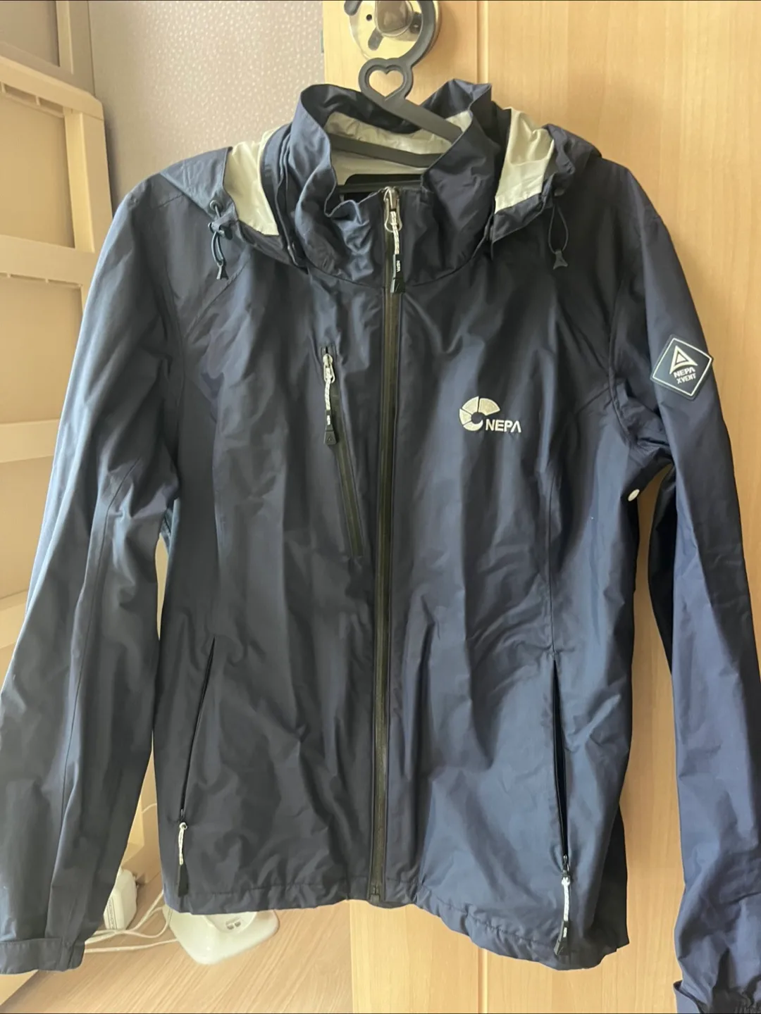 네파 바람막이 95사이즈 (중고3만5천원)