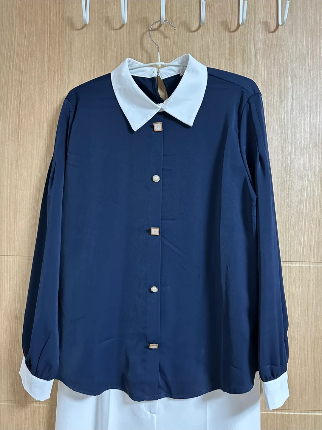 새제품/Sellys 네이비 블라우스