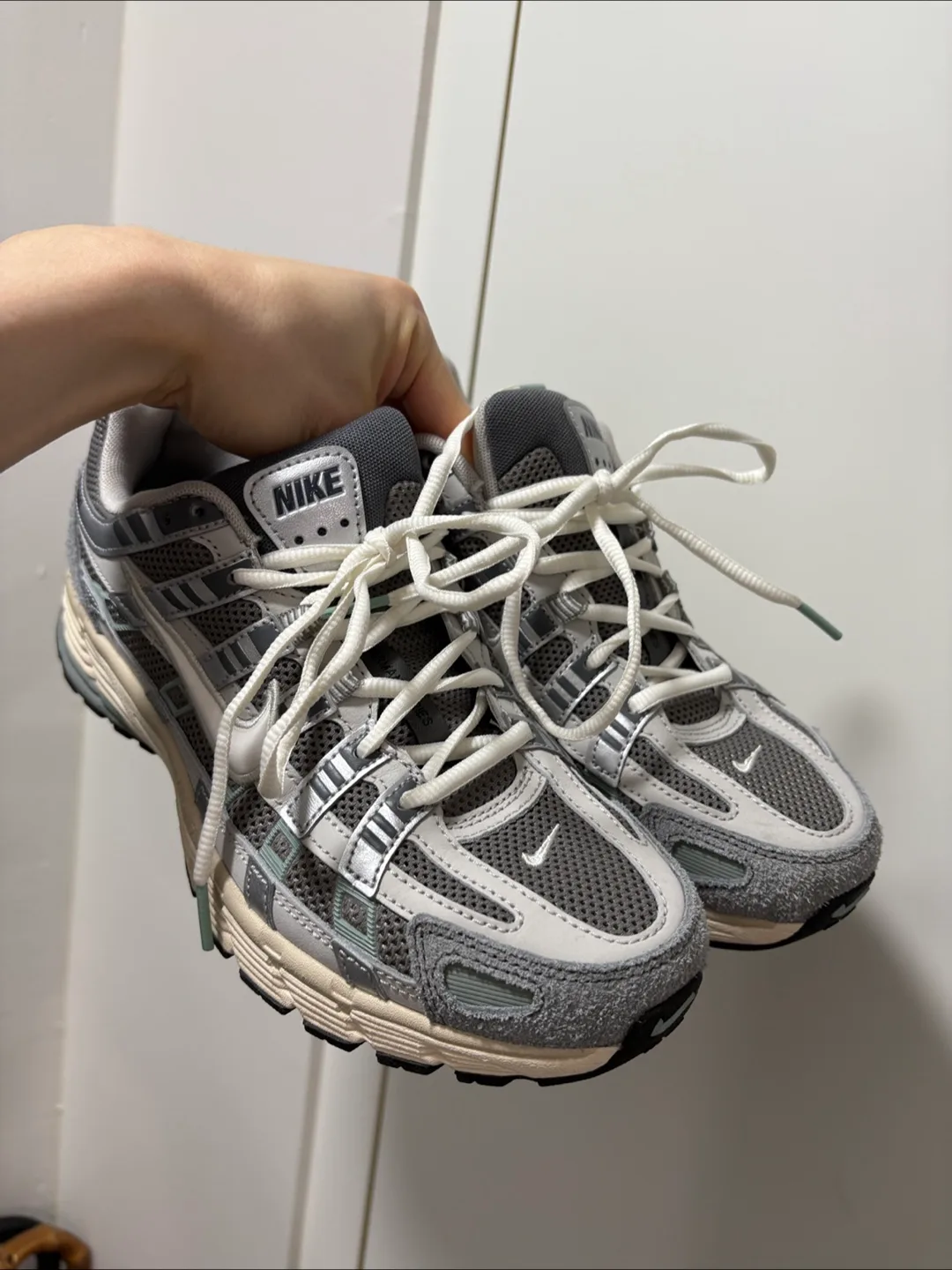 나이키 p6000 아이언오어 색상 265사이즈 1회 착용 중고