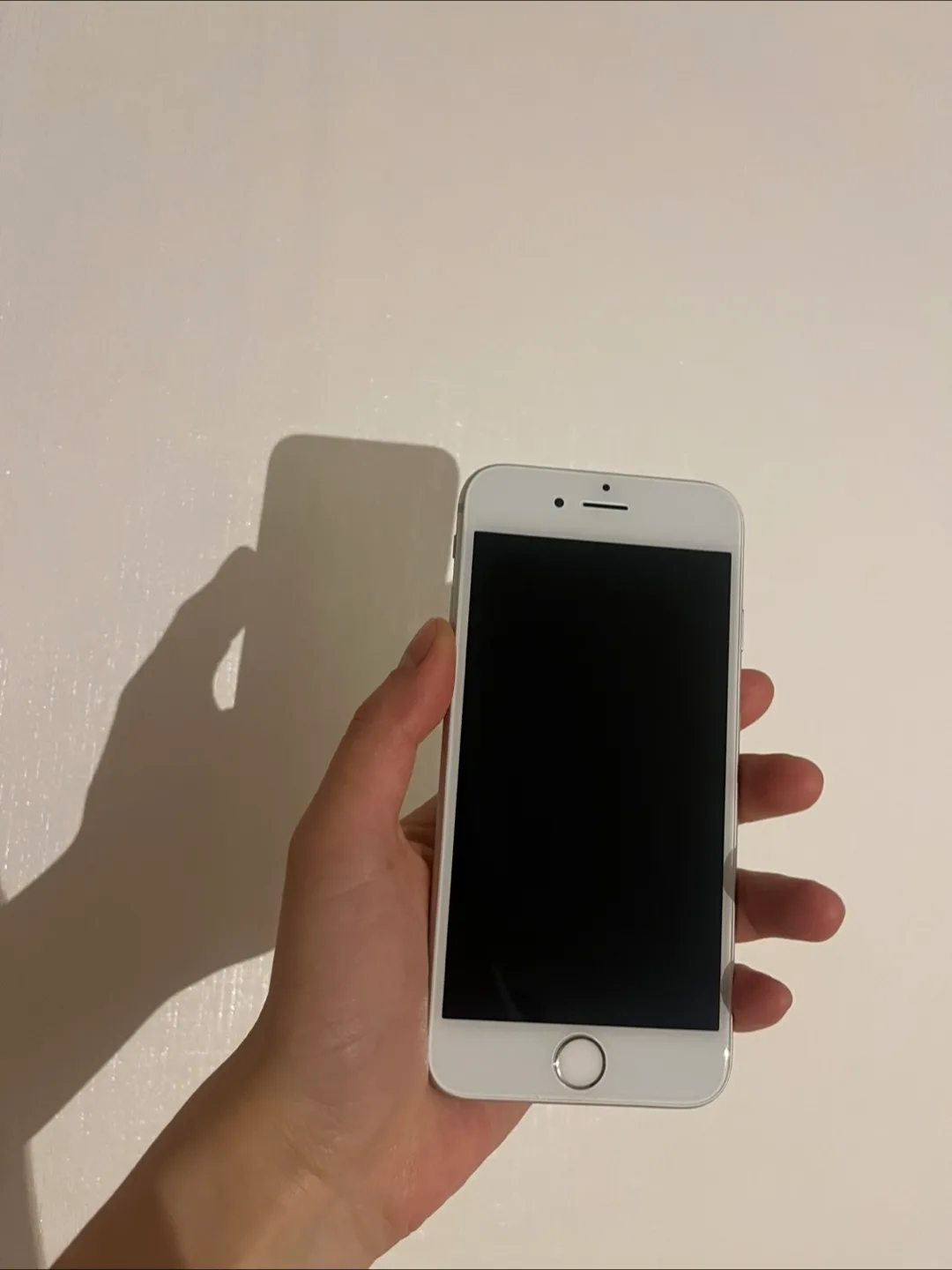 아이폰6 실버 중고 16기가 배터리 100 성능 a급!!