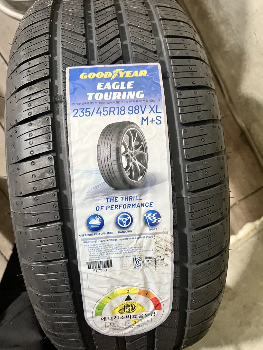 굿이어 이글 투어링 235/45R18 타이어