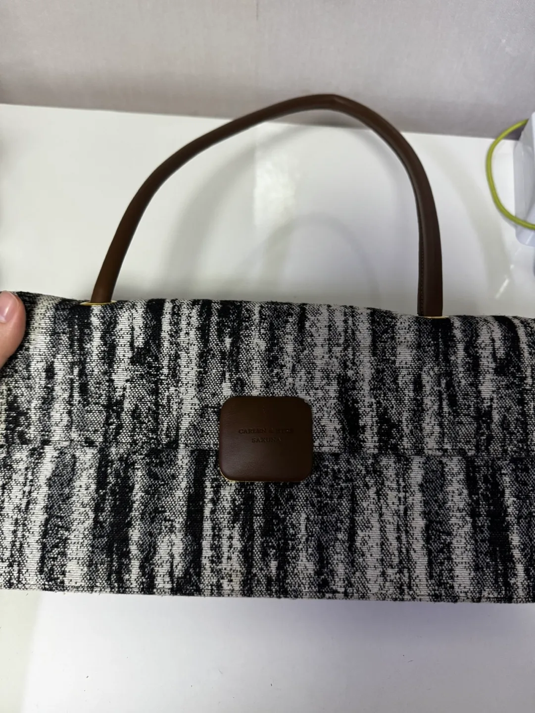 블랙 & 화이트 패턴 패브릭백 (중고)