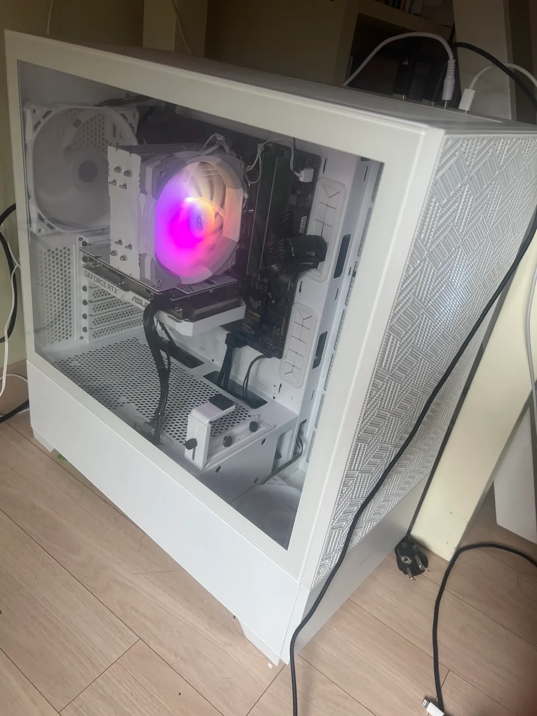 화이트 컴퓨터 세트 (본체+모니터+키보드+헤드셋+마우스)