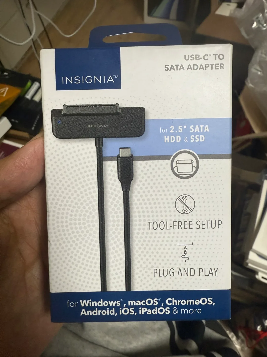 인시그니아 USB-C-SATA 어댑터