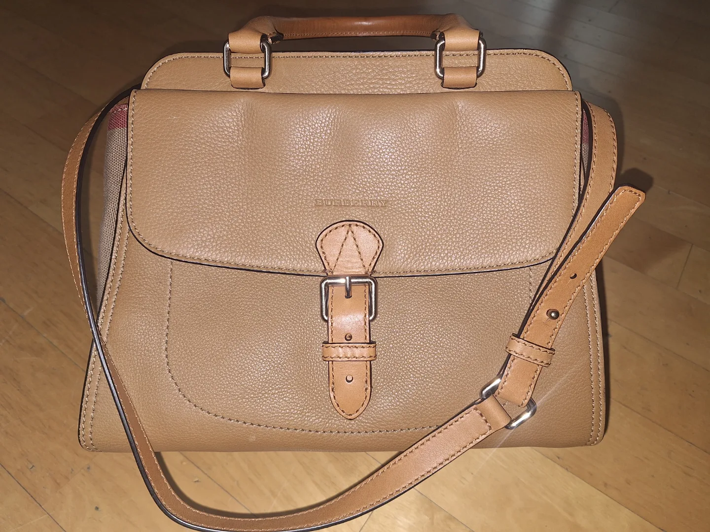 [중고]버버리 여성가방 판매합니다.