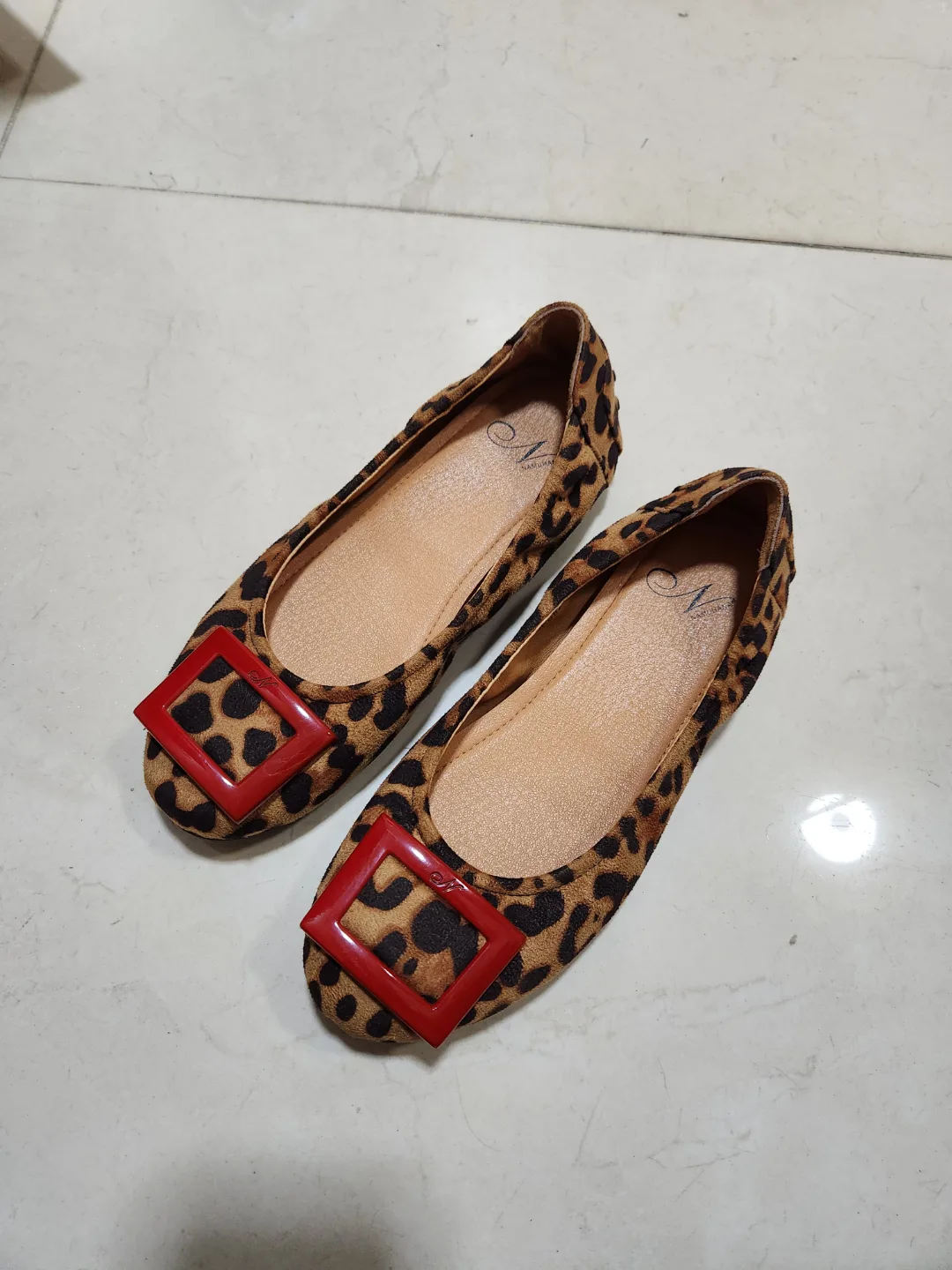 나무하나 플랫슈즈 ㅡ 240