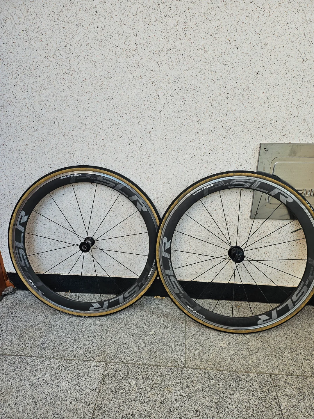 자이언트slr 알카본 휠팝니다