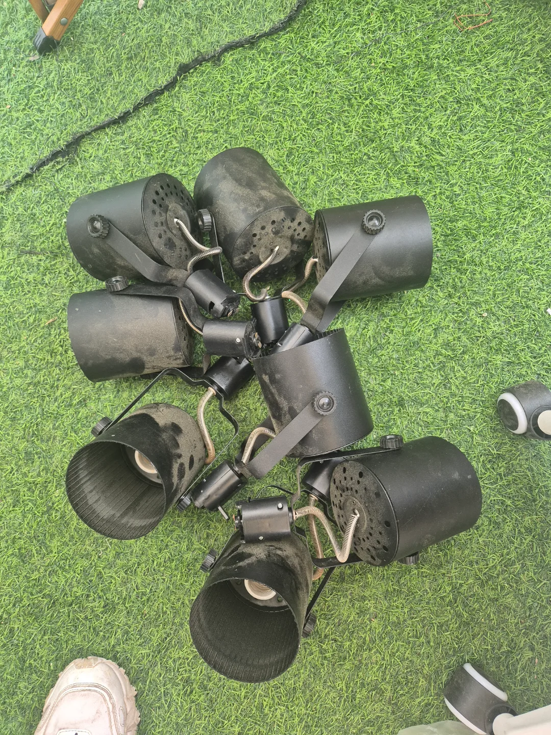 검은색 레일 조명 8개 8천원