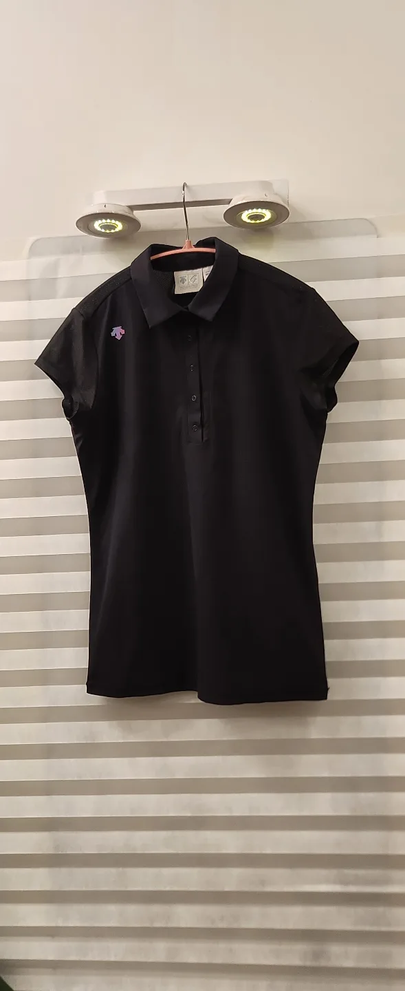 데상트 여성 폴로셔츠 85 블랙