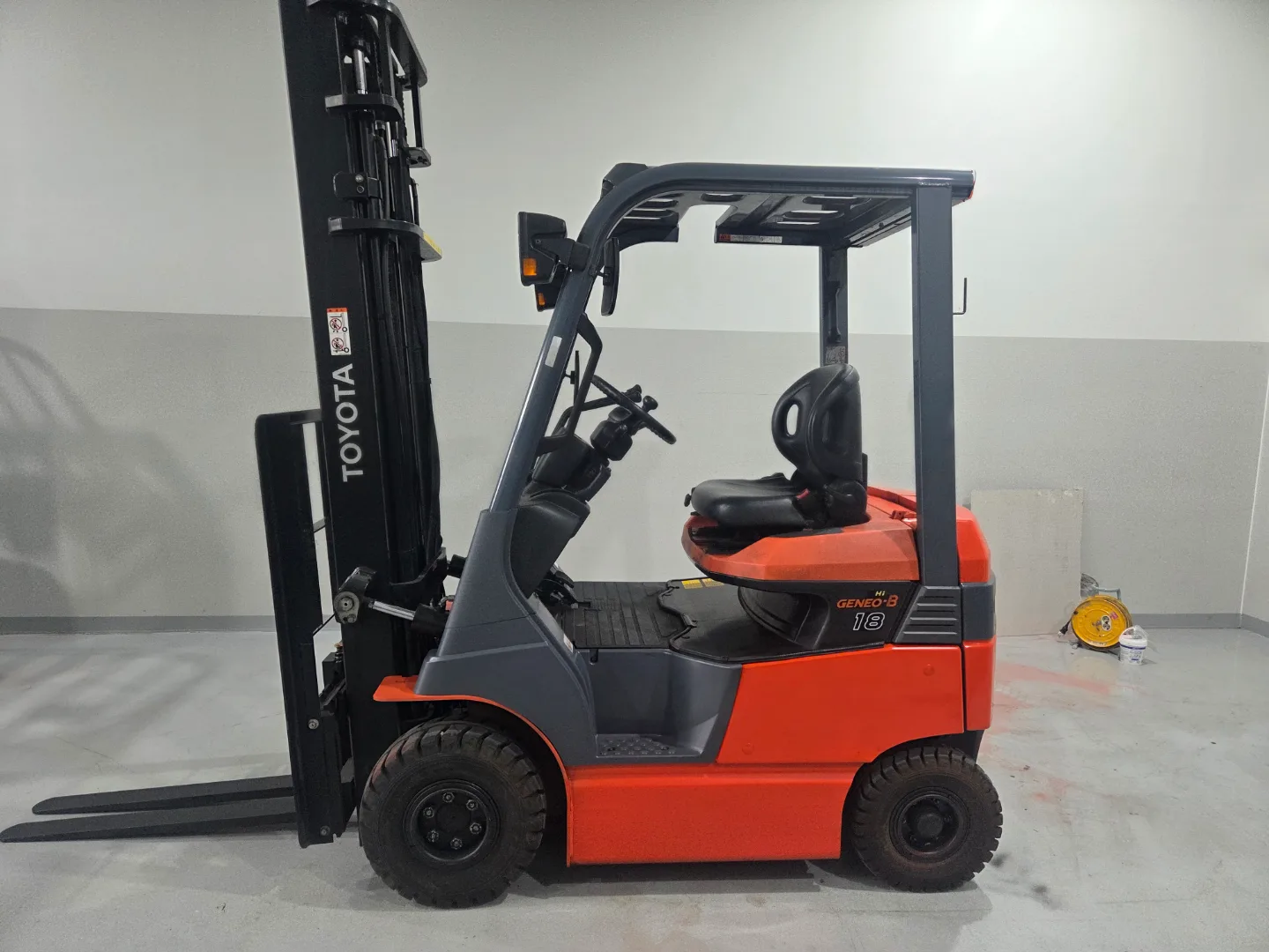 도요타 전동 중고 지게차 1.8톤 7FB18