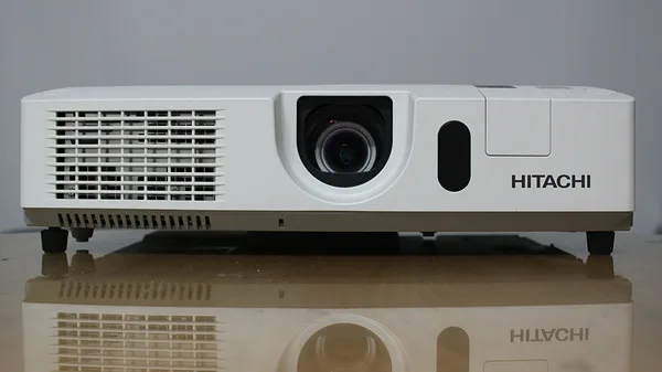히타치 MVP-1350  5000안시 중고프로젝터