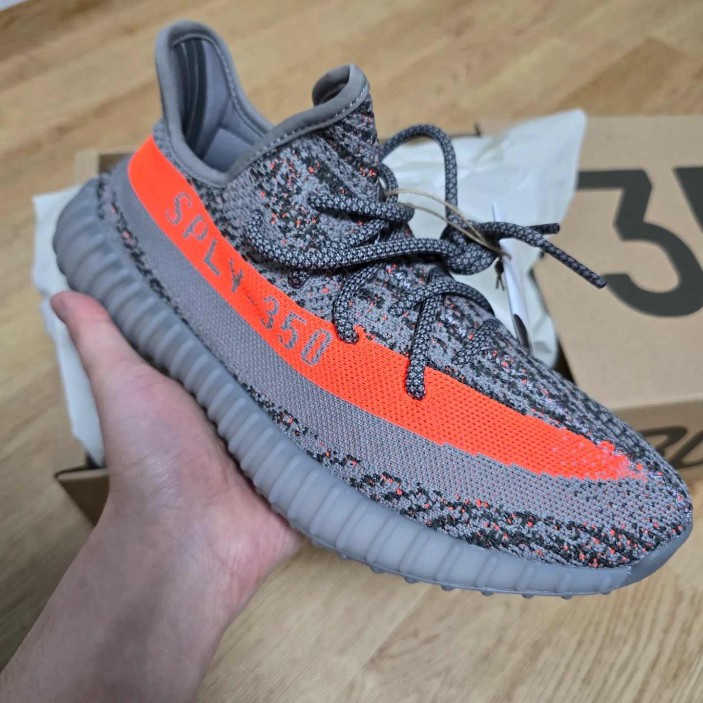 이지 부스트 350 V2 벨루가 리플렉티브 새상품
