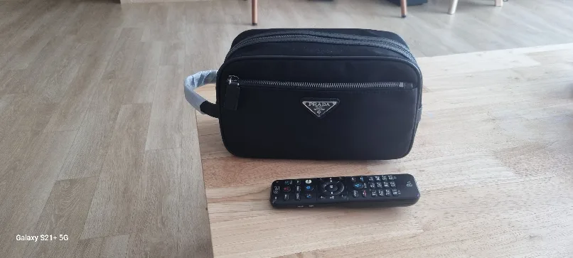 새거같은 중고 공용파우치PRADA