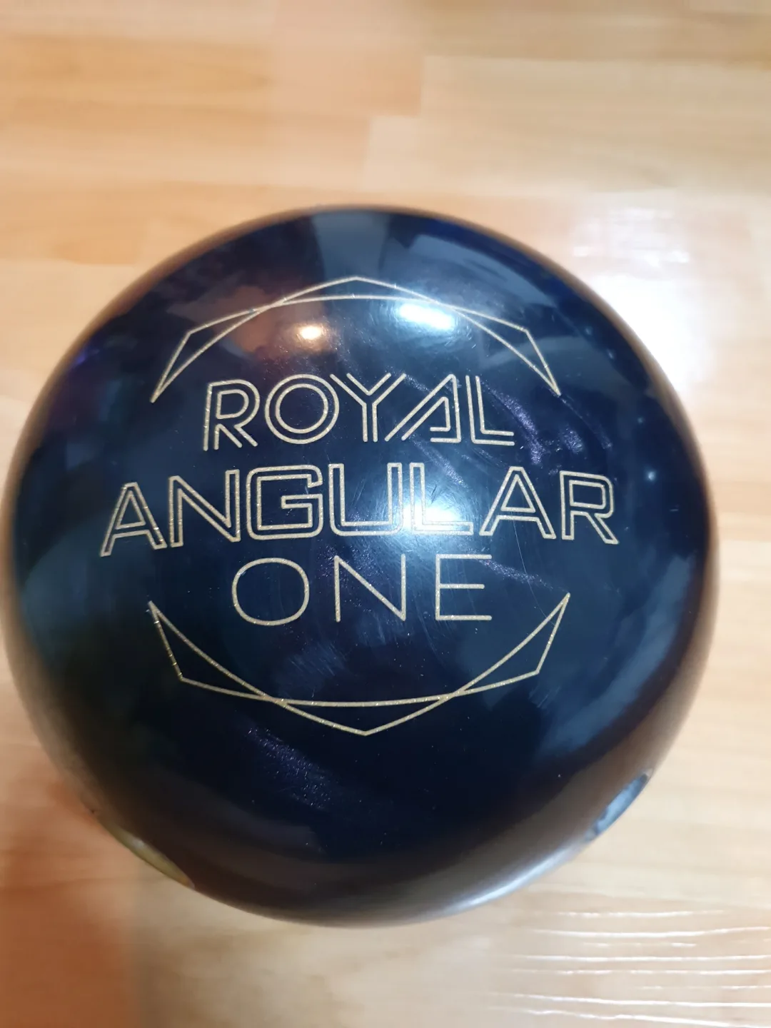 로얄 앵귤러 원 중고볼링공 15파운드 판매합니다