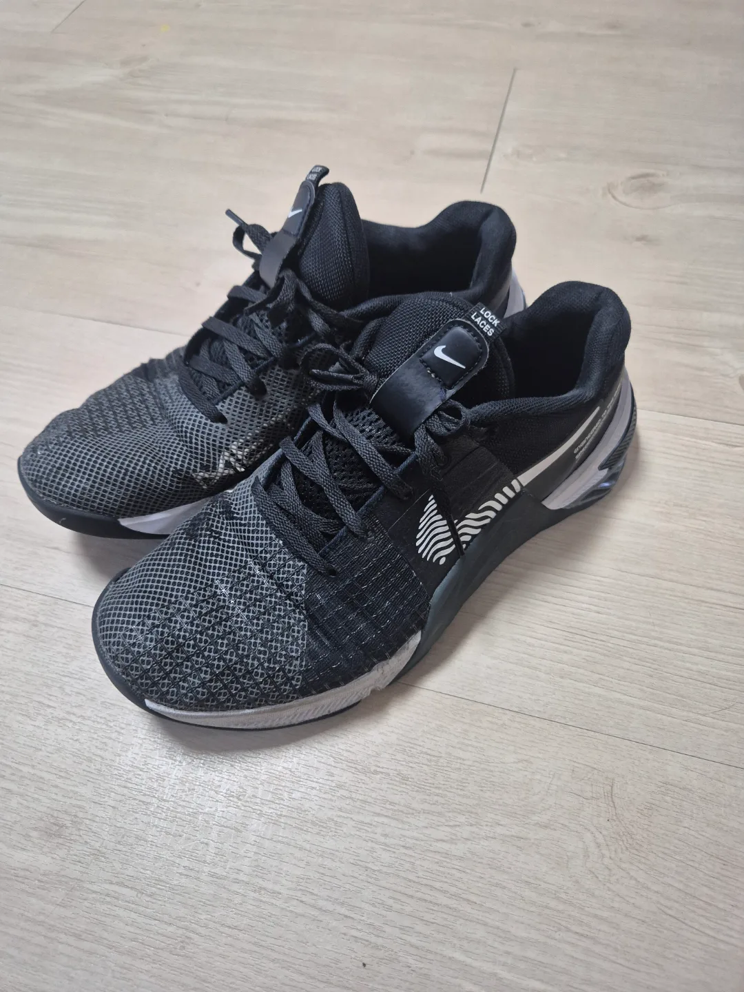 나이키 메트콘8 사이즈270