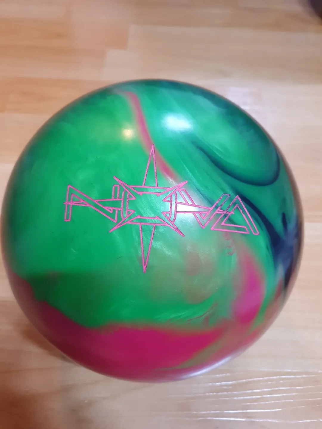 스톰 노바 중고볼링공 15파운드 판매합니다