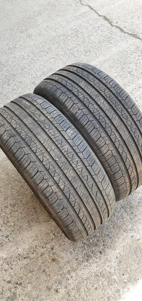 235 45R 18  A급중고타이어 2개 보유