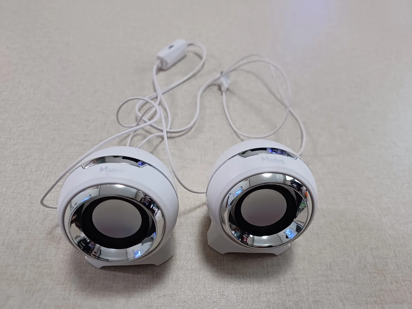 MAEVE 화이트 스피커 중고