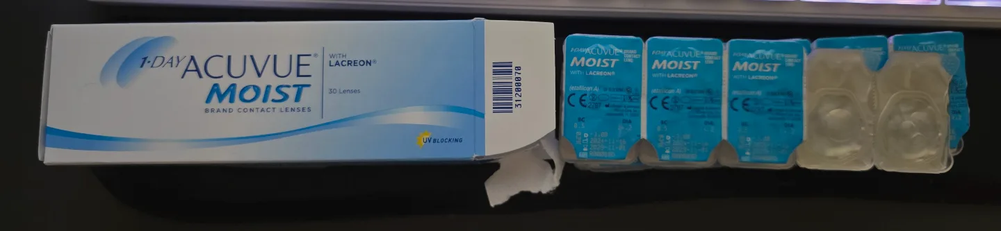 아큐브 모이스트 -3.00 팝니다! 극미중고