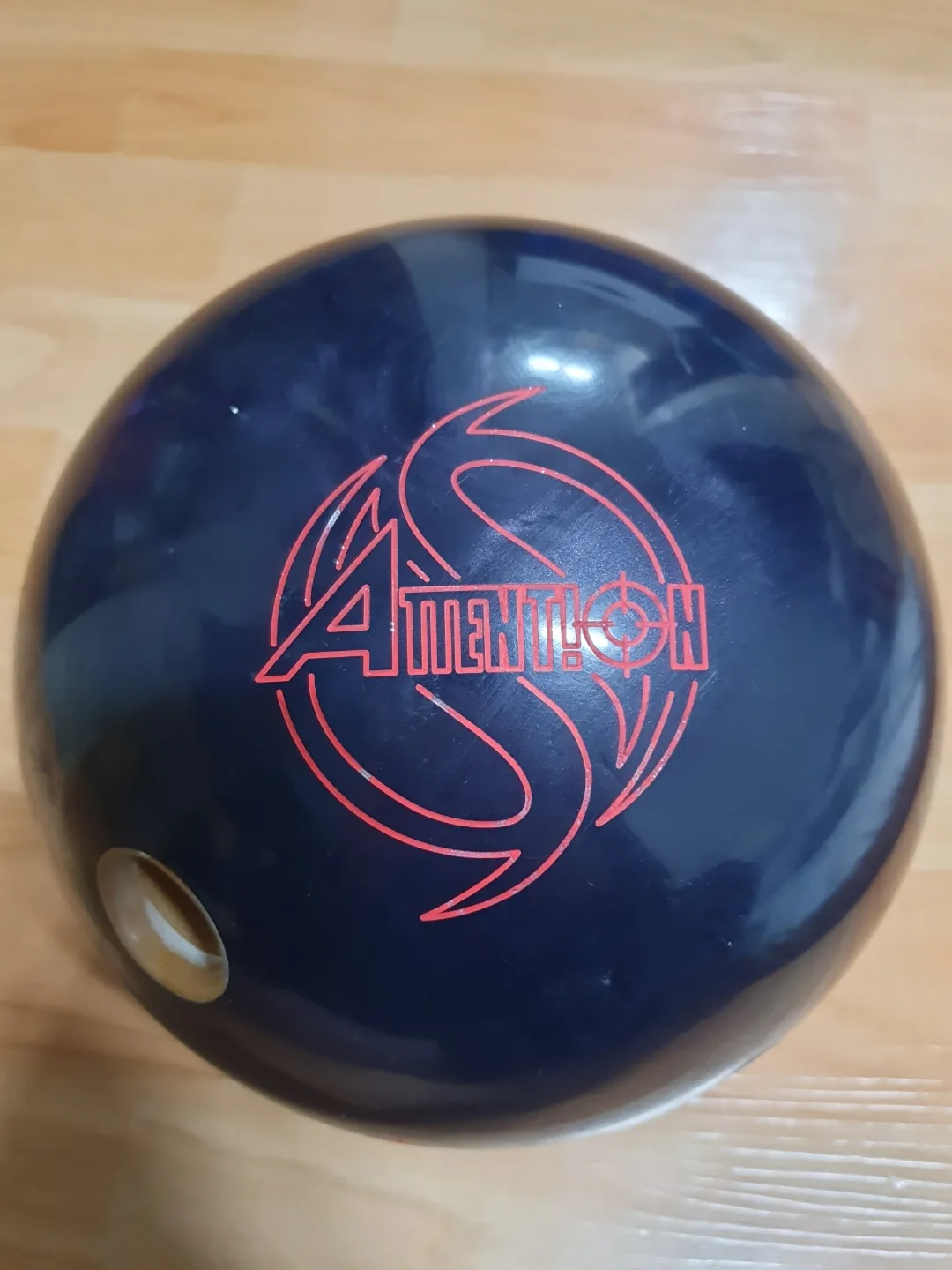 어텐션 블랙펄 중고볼링공 15파운드 판매합니다