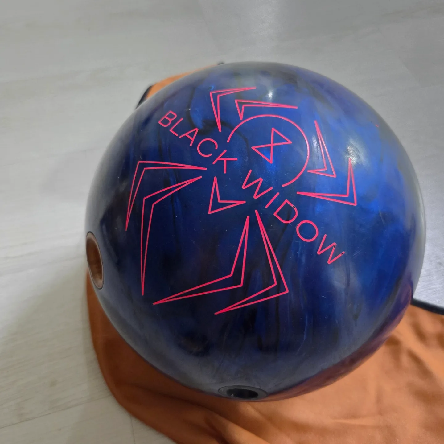 햄머 블랙 위도우 매니아 중고 볼링공 14파운드 🎳