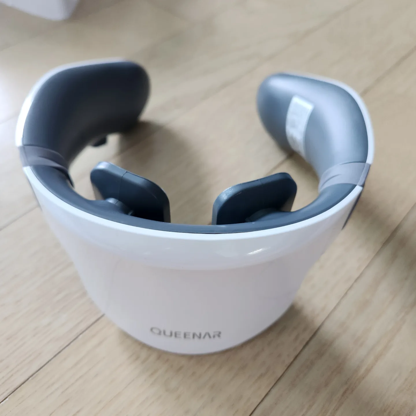 퀸나 온열 목 마사지기  새상품