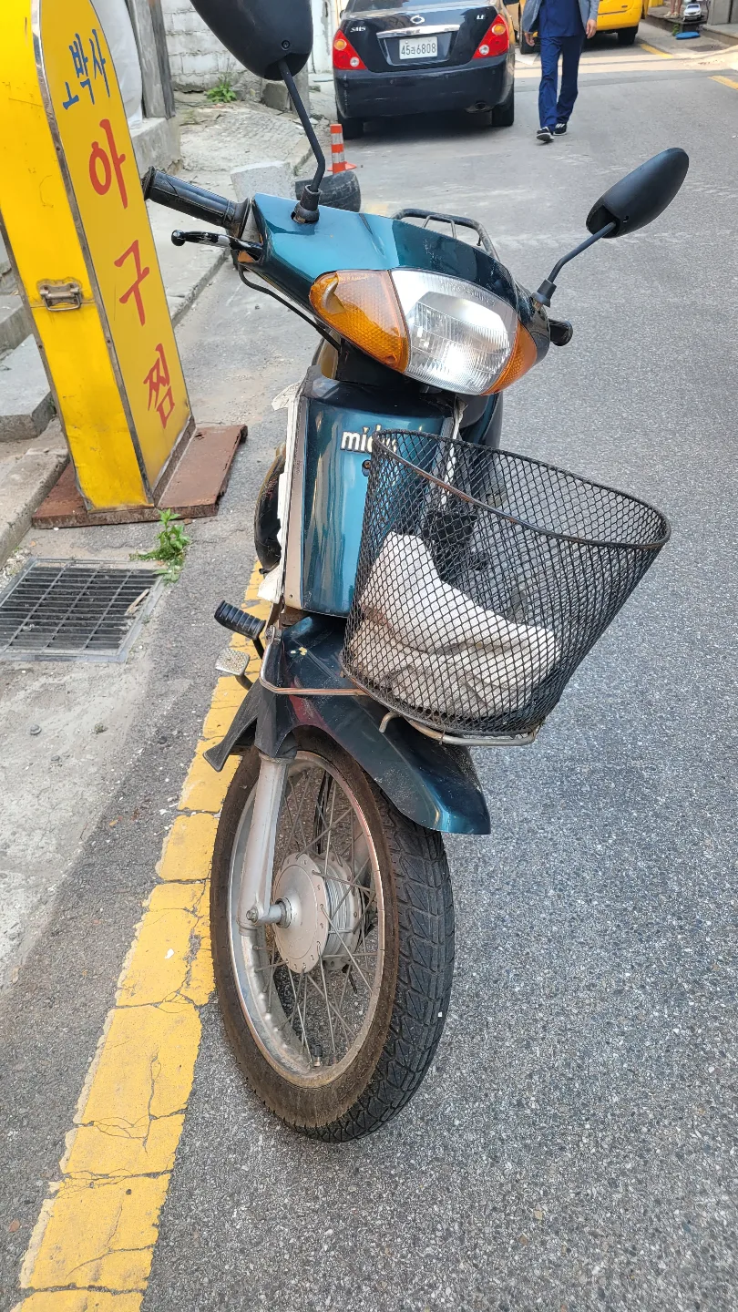 오래된 중고 오토바이