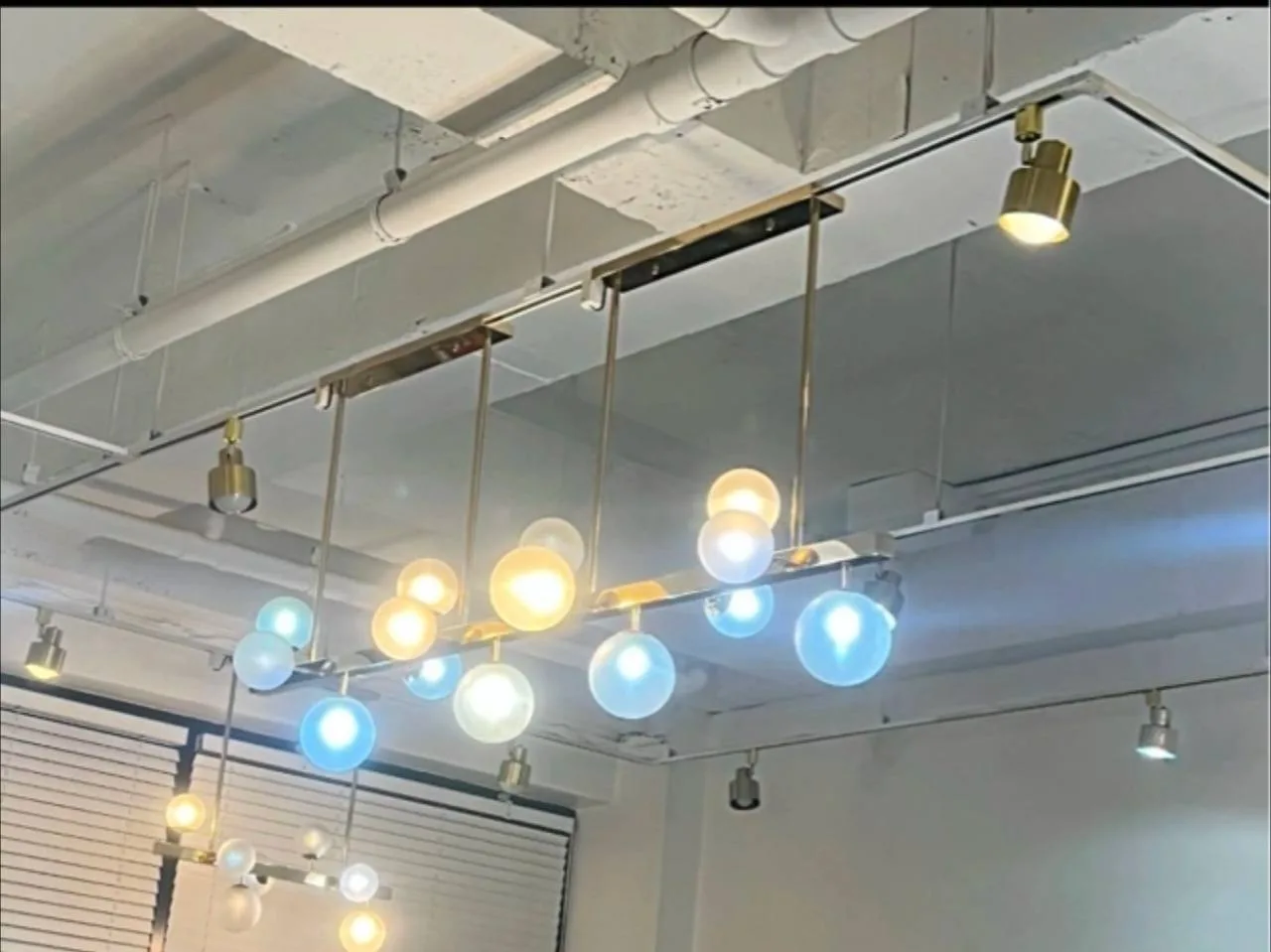 앰플 7등 펜던트 조명 (2개 있음, 중고)