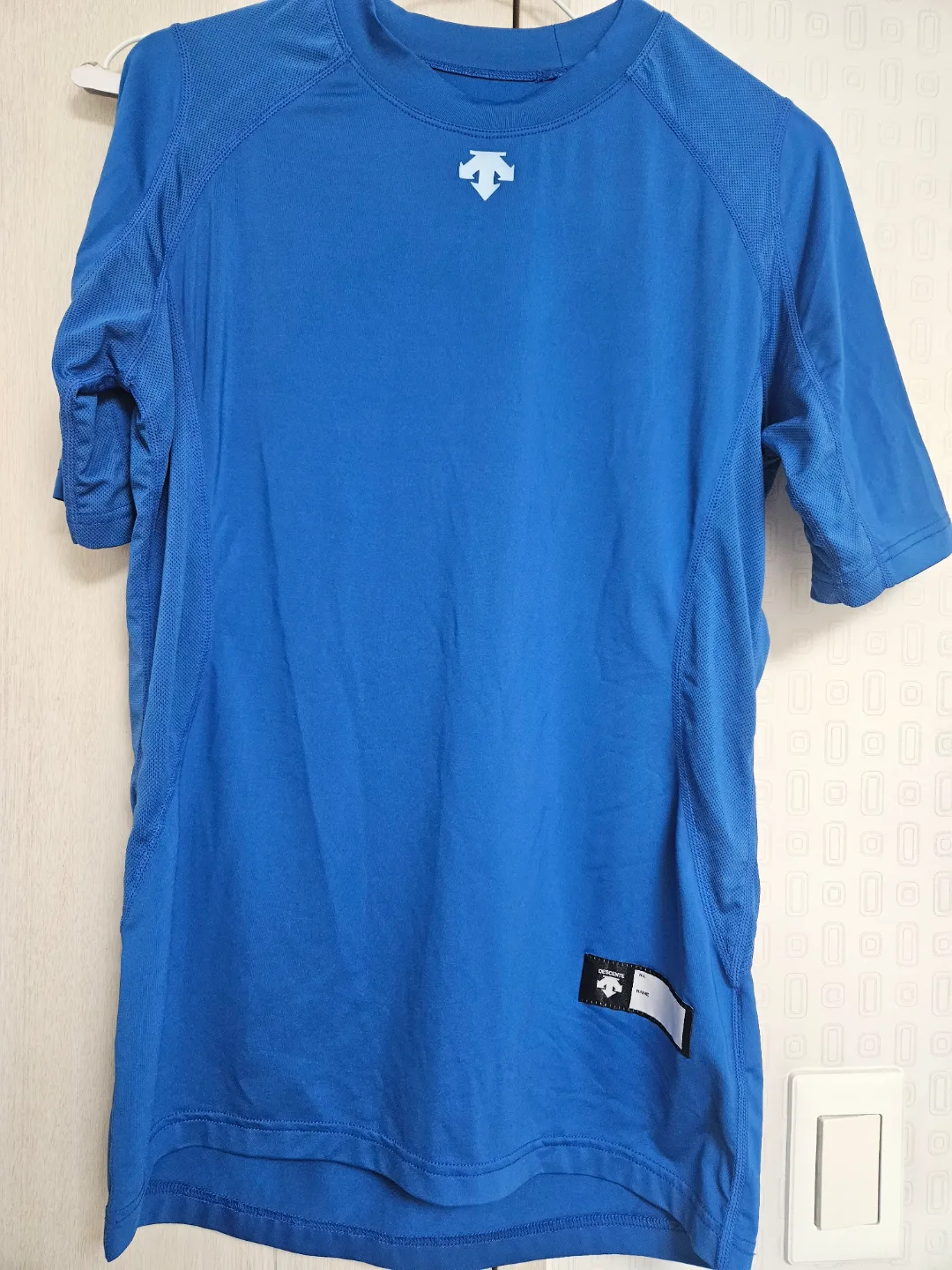 데상트 기능성 반팔 티셔츠 105