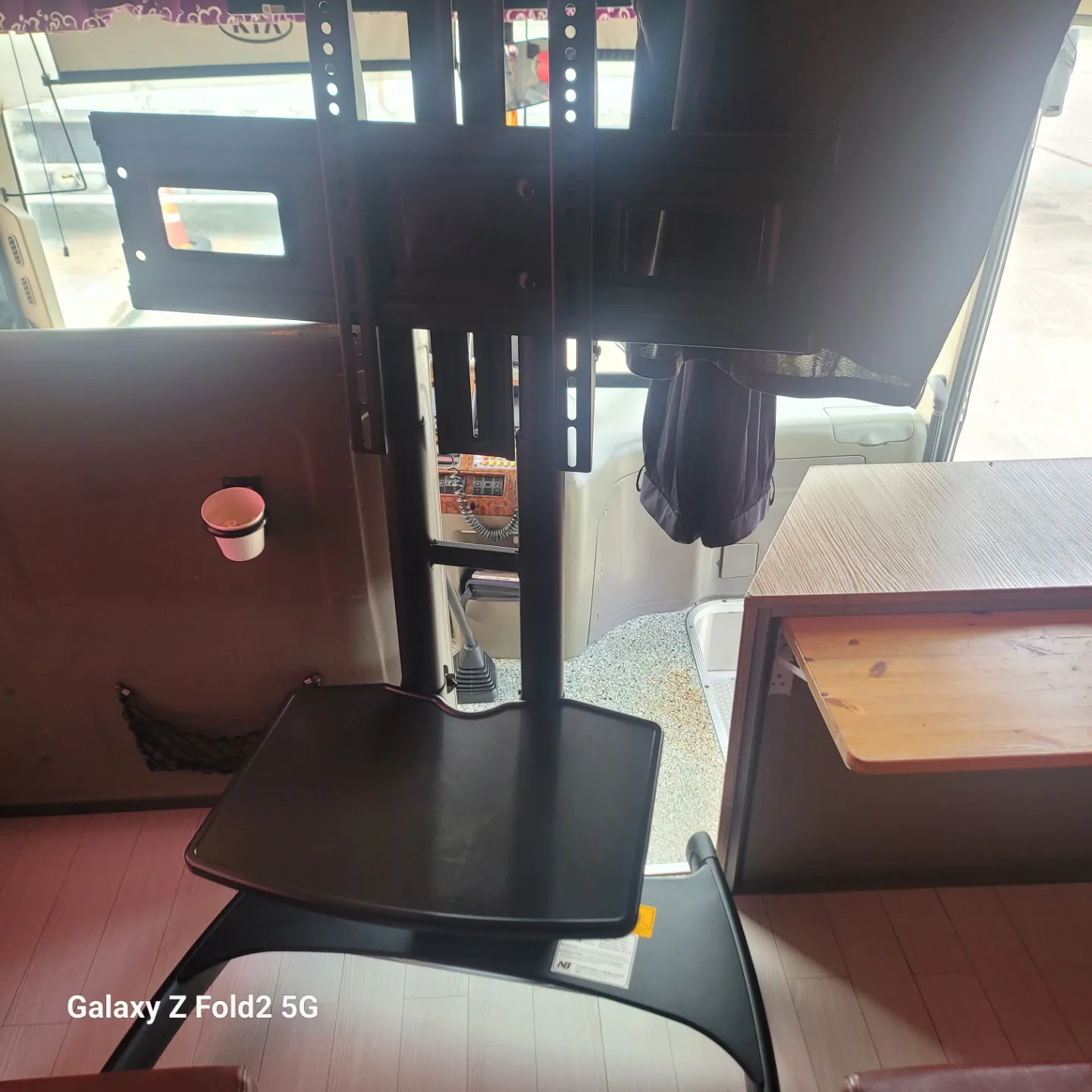 TV 거치대 40~100 인치 거치 할수있는 거치대 입니다