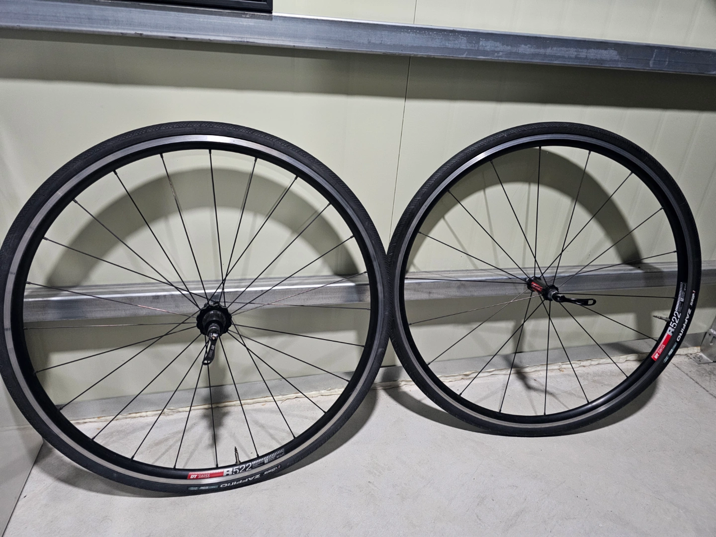 DT Swiss R522 700c 휠 | 스포츠/레저 | 당근 중고거래
