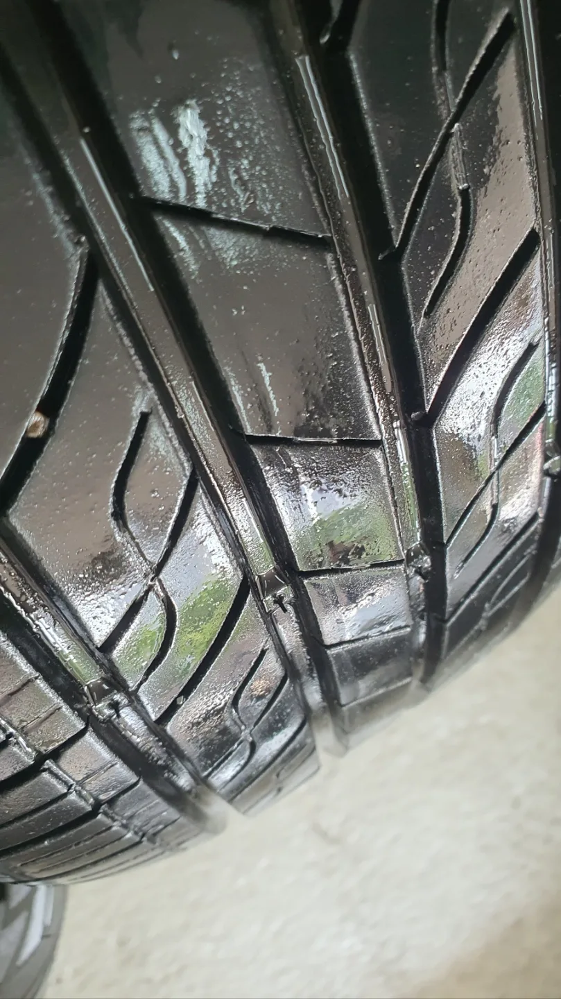 금호 솔루스 TA21 205/55 R16 중고타이어2개 판매합니다